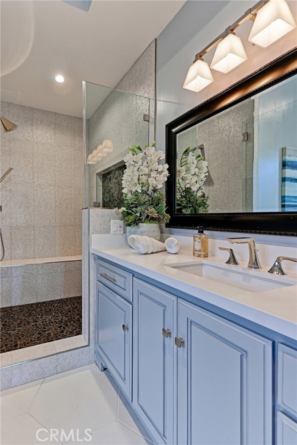 404 Lucia, Redondo Beach, California 90277, 4 Bedrooms Bedrooms, ,3 BathroomsBathrooms,Residential,Sold,Lucia,SB17221767