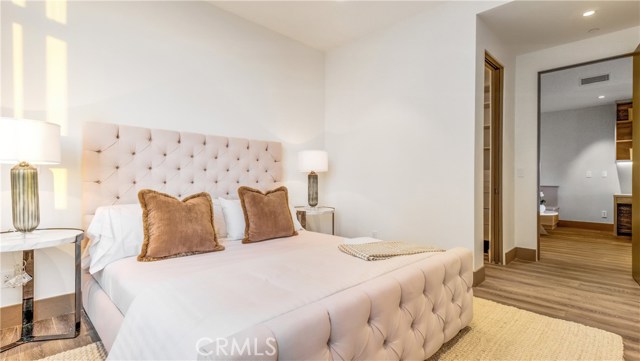 1000 Esplanade, Redondo Beach, California 90277, 3 Bedrooms Bedrooms, ,3 BathroomsBathrooms,Residential,Sold,Esplanade,SB17089223