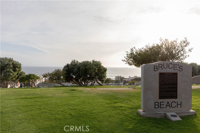 Bruce's Beach City Park Across the Street - Basketball, Open, Grassy, and Recreation Areas - Good for Doggies