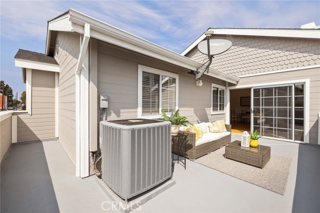 2419 Mathews Avenue, Redondo Beach, California 90278, 3 Bedrooms Bedrooms, ,2 BathroomsBathrooms,Residential,Sold,Mathews,SB20196169