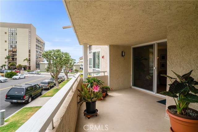 428 Esplanade, Redondo Beach, California 90277, 3 Bedrooms Bedrooms, ,2 BathroomsBathrooms,Residential,Sold,Esplanade,SB18127217