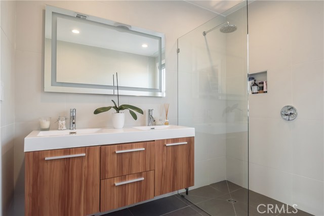 2314 Robinson Street, Redondo Beach, California 90278, 4 Bedrooms Bedrooms, ,3 BathroomsBathrooms,Residential,Sold,Robinson,SB20254263