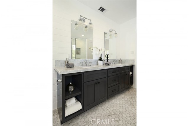 5 HARBOR SIGHT Drive, Rolling Hills Estates, California 90274, 4 Bedrooms Bedrooms, ,4 BathroomsBathrooms,Residential,Sold,HARBOR SIGHT,PV17263369