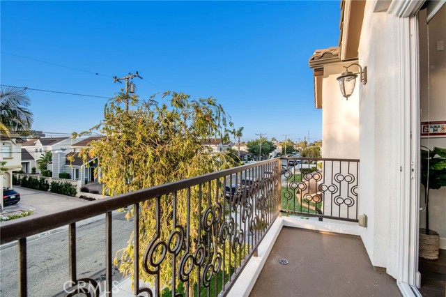 2204 Bataan Road, Redondo Beach, California 90278, 4 Bedrooms Bedrooms, ,4 BathroomsBathrooms,Residential,Sold,Bataan,SB21148388