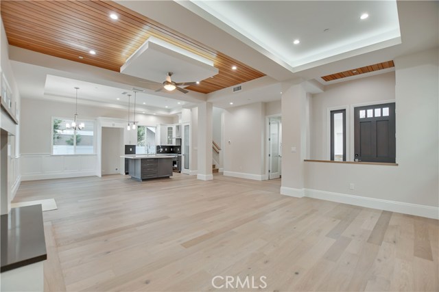 VIEW LIVING ROOM TO KITCHEN