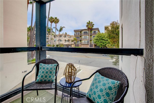 575 Esplanade, Redondo Beach, California 90277, 2 Bedrooms Bedrooms, ,2 BathroomsBathrooms,Residential,Sold,Esplanade,SB19136595