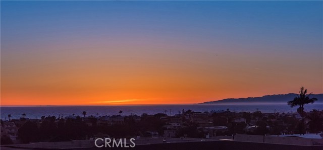 1832 Pacific Coast Highway, Hermosa Beach, California 90254, 3 Bedrooms Bedrooms, ,3 BathroomsBathrooms,Residential,Sold,Pacific Coast Highway,SB18123044