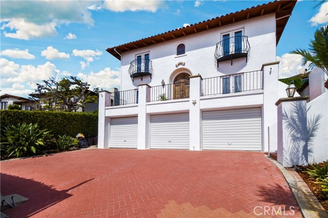 3 car garage and still plenty of parking space in the driveway.