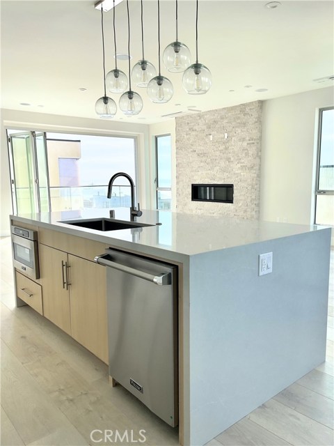 208 Moonstone Street, Manhattan Beach, California 90266, 3 Bedrooms Bedrooms, ,3 BathroomsBathrooms,Residential,Sold,Moonstone,SB20215113