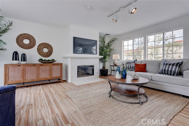 1913 Harriman Lane, Redondo Beach, California 90278, 4 Bedrooms Bedrooms, ,2 BathroomsBathrooms,Residential,Sold,Harriman,SB20150576