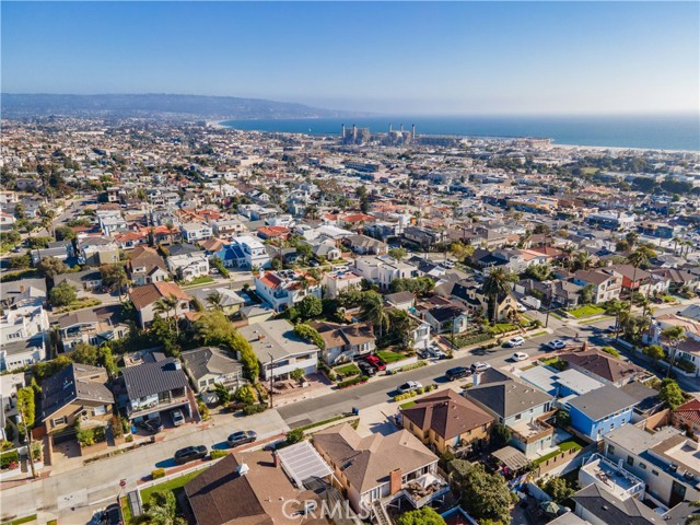 1030 9th Street, Hermosa Beach, California 90254, 4 Bedrooms Bedrooms, ,3 BathroomsBathrooms,Residential,Sold,9th,PV21173520