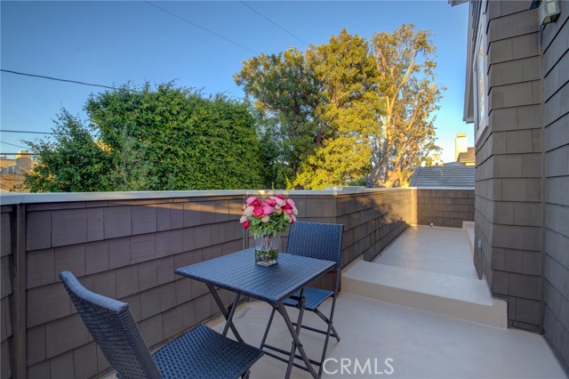 637 17th Street, Manhattan Beach, California 90266, 6 Bedrooms Bedrooms, ,3 BathroomsBathrooms,Residential,Sold,17th,SB20249999