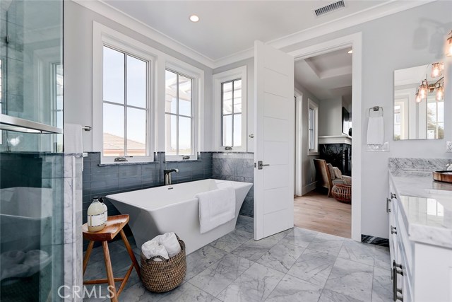 849 12th Court Court, Manhattan Beach, California 90266, 5 Bedrooms Bedrooms, ,4 BathroomsBathrooms,Residential,Sold,12th Court,SB20049041