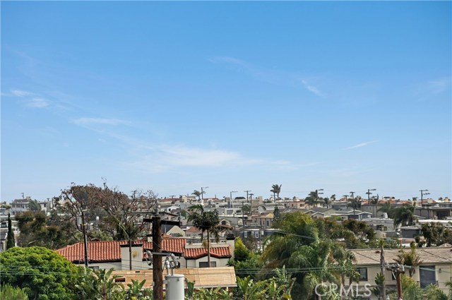 653 Manhattan Beach Boulevard, Manhattan Beach, California 90266, 2 Bedrooms Bedrooms, ,2 BathroomsBathrooms,Residential,Sold,Manhattan Beach,SB19095125