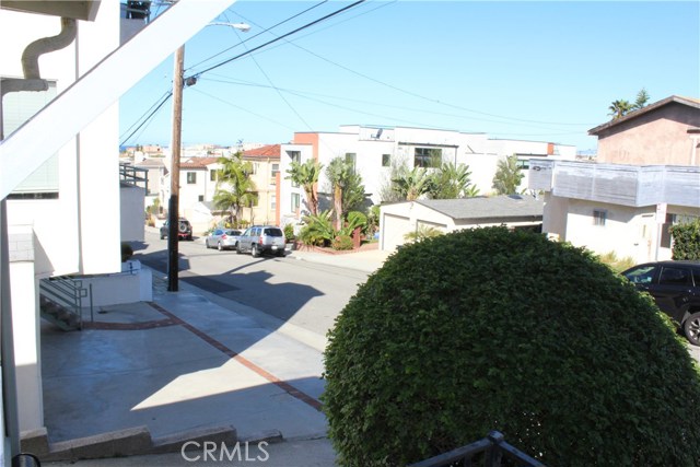 702 5th Street, Hermosa Beach, California 90254, 3 Bedrooms Bedrooms, ,2 BathroomsBathrooms,Residential,Sold,5th,SB17056624