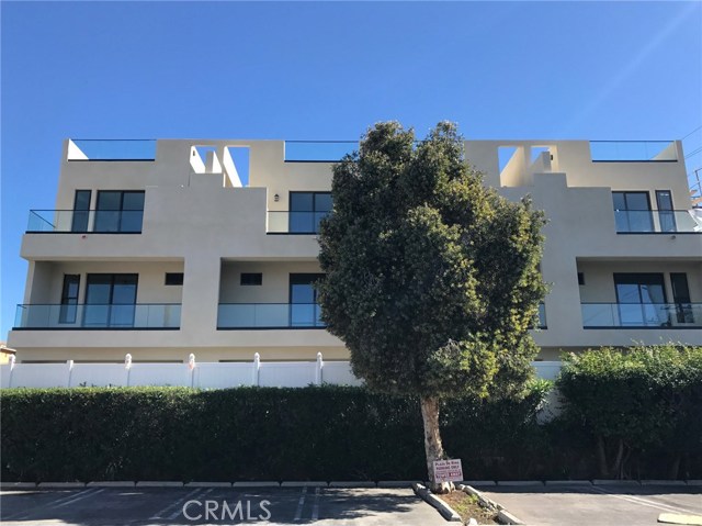 24444 Hawthorne Boulevard, Torrance, California 90505, 2 Bedrooms Bedrooms, ,2 BathroomsBathrooms,Residential,Sold,Hawthorne,SB17129552