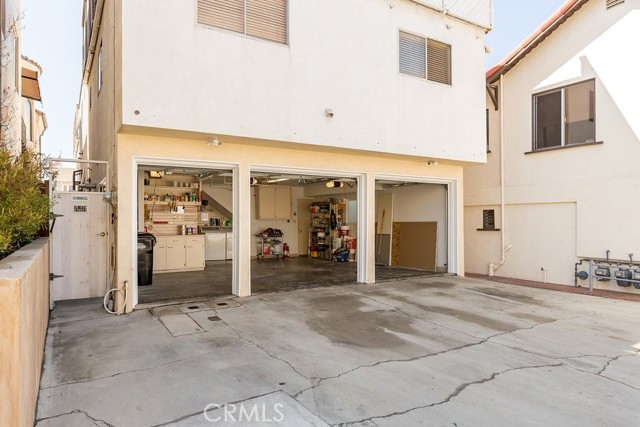 29 6th Street, Hermosa Beach, California 90254, ,Residential Income,Sold,6th,SB21084713