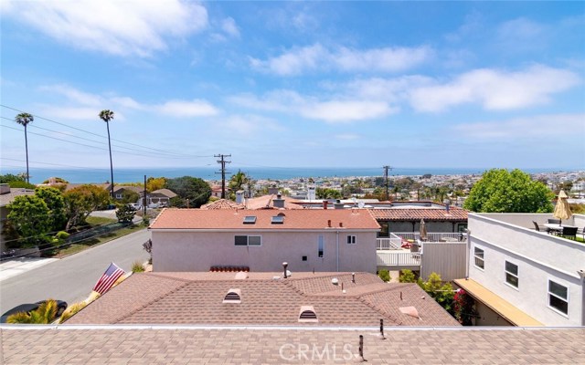 711 30th Street, Hermosa Beach, California 90254, 4 Bedrooms Bedrooms, ,3 BathroomsBathrooms,Residential,Sold,30th,SB18132191