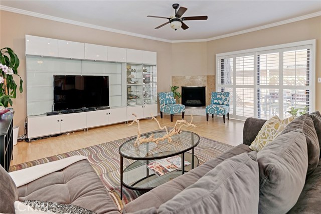 105 Irena Avenue, Redondo Beach, California 90277, 3 Bedrooms Bedrooms, ,3 BathroomsBathrooms,Residential,Sold,Irena,SB17195554