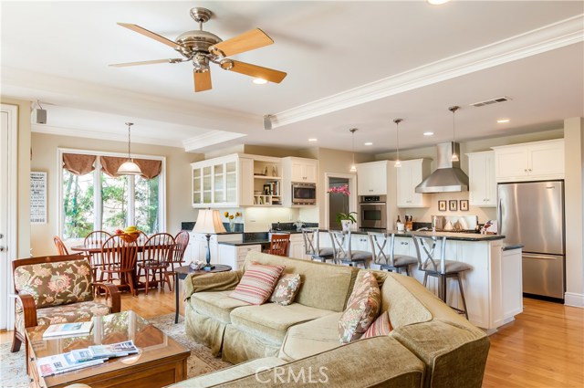 1613 Chestnut, Manhattan Beach, California 90266, 5 Bedrooms Bedrooms, ,3 BathroomsBathrooms,Residential,Sold,Chestnut,SB17091218
