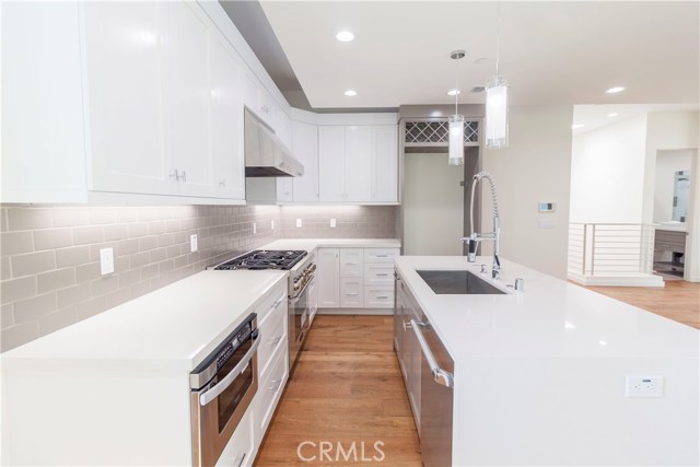 2602 Voorhees Avenue, Redondo Beach, California 90278, 4 Bedrooms Bedrooms, ,3 BathroomsBathrooms,Residential,Sold,Voorhees,SB17109811