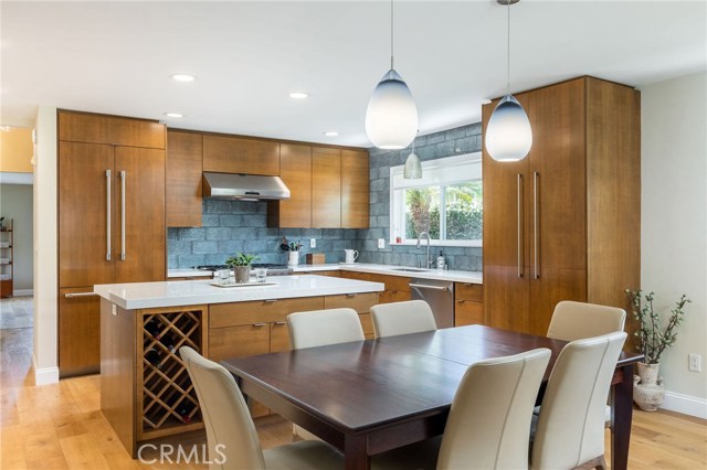 Gorgeous chef's kitchen 7