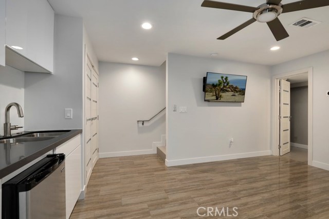 2031 Hillcrest Drive, Hermosa Beach, California 90254, 3 Bedrooms Bedrooms, ,4 BathroomsBathrooms,Residential,Sold,Hillcrest,PW20026303