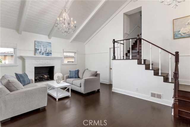 668 36th Street, Manhattan Beach, California 90266, 3 Bedrooms Bedrooms, ,2 BathroomsBathrooms,Residential,Sold,36th,SB21007690