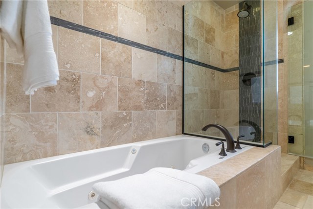 214 10th Street, Hermosa Beach, California 90254, 3 Bedrooms Bedrooms, ,3 BathroomsBathrooms,Residential,Sold,10th,SB18167893