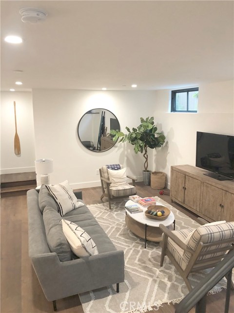 1720 Walnut Avenue, Manhattan Beach, California 90266, 5 Bedrooms Bedrooms, ,4 BathroomsBathrooms,Residential,Sold,Walnut,SB20059383