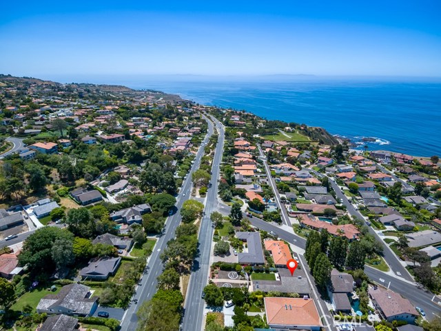 Shops, lighthouse walks and Terranea Resort just down the way. Facing SW.