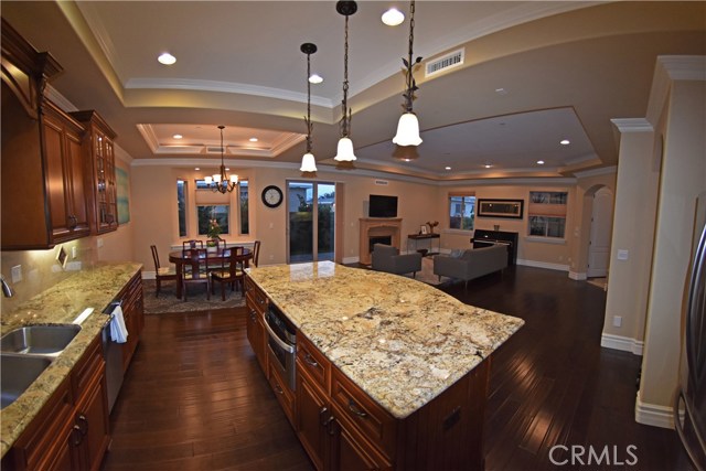 1807 Huntington Lane, Redondo Beach, California 90278, 4 Bedrooms Bedrooms, ,3 BathroomsBathrooms,Residential,Sold,Huntington,SB19151183