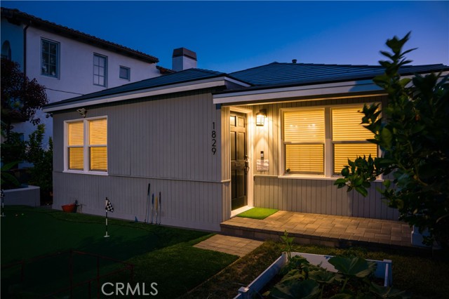1829 Oak Avenue, Manhattan Beach, California 90266, 3 Bedrooms Bedrooms, ,2 BathroomsBathrooms,Residential,Sold,Oak,SB21146296