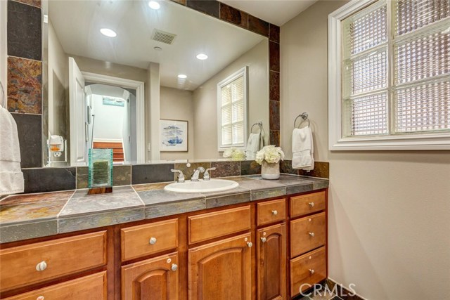 2202 Plant Avenue, Redondo Beach, California 90278, 4 Bedrooms Bedrooms, ,2 BathroomsBathrooms,Residential,Sold,Plant,SB19057901