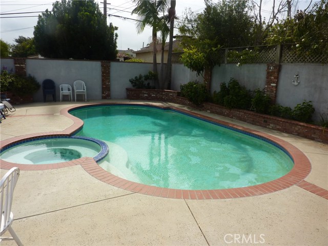 1344 19th Street, Manhattan Beach, California 90266, 4 Bedrooms Bedrooms, ,2 BathroomsBathrooms,Residential,Sold,19th,SB17162814
