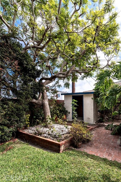 2000 Faymont Avenue, Manhattan Beach, California 90266, 3 Bedrooms Bedrooms, ,1 BathroomBathrooms,Residential,Sold,Faymont,SB20179509