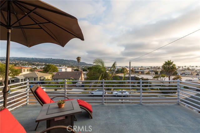 323 Avenue G, Redondo Beach, California 90277, 4 Bedrooms Bedrooms, ,1 BathroomBathrooms,Residential,Sold,Avenue G,PV21158630