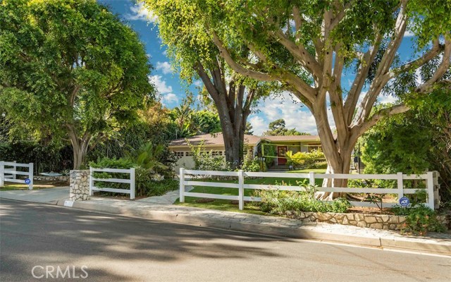 17 Seahurst Road, Rolling Hills Estates, California 90274, 5 Bedrooms Bedrooms, ,5 BathroomsBathrooms,Residential,Sold,Seahurst,PV20141601