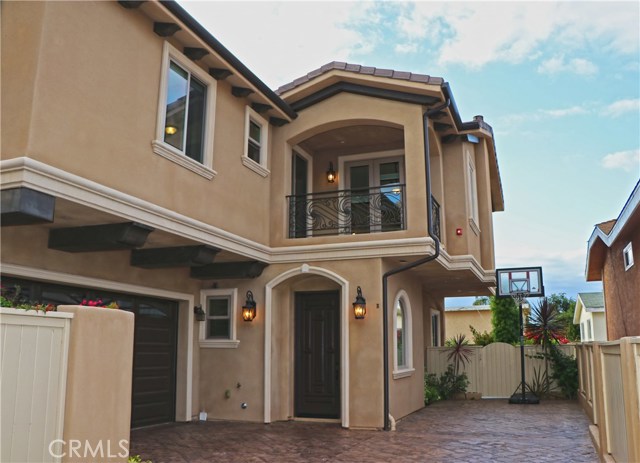 1807 Huntington Lane, Redondo Beach, California 90278, 4 Bedrooms Bedrooms, ,3 BathroomsBathrooms,Residential,Sold,Huntington,SB19151183