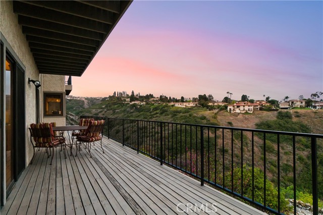 1625 Via Barcelona, Palos Verdes Estates, California 90274, 5 Bedrooms Bedrooms, ,3 BathroomsBathrooms,Residential,Sold,Via Barcelona,PV21111092