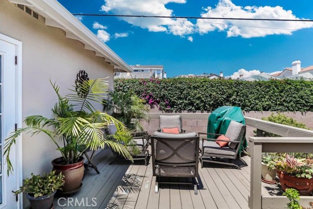 2001 Plant Ave Avenue, Redondo Beach, California 90278, 3 Bedrooms Bedrooms, ,2 BathroomsBathrooms,Residential,Sold,Plant Ave,SB17217335
