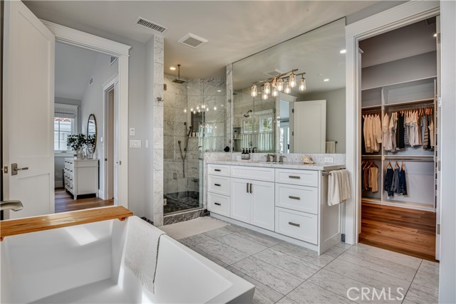 1904 Palm Avenue, Manhattan Beach, California 90266, 5 Bedrooms Bedrooms, ,5 BathroomsBathrooms,Residential,Sold,Palm,SB21124445