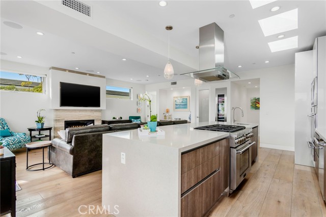 429 Marine Place, Manhattan Beach, California 90266, 4 Bedrooms Bedrooms, ,2 BathroomsBathrooms,Residential,Sold,Marine Place,SB21015394