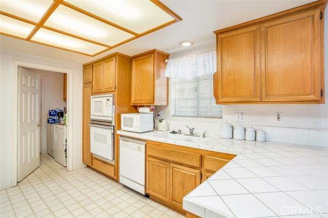 2106 Nelson Avenue, Redondo Beach, California 90278, 4 Bedrooms Bedrooms, ,2 BathroomsBathrooms,Residential,Sold,Nelson,CV18223640