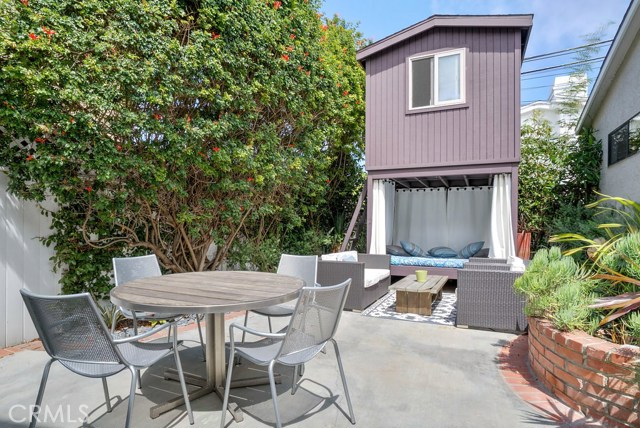 2300 Poinsettia Avenue, Manhattan Beach, California 90266, 4 Bedrooms Bedrooms, ,3 BathroomsBathrooms,Residential,Sold,Poinsettia,SB17106769