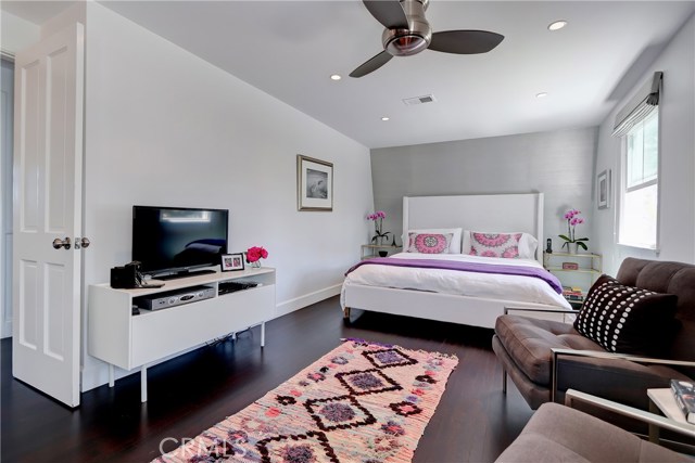 668 36th Street, Manhattan Beach, California 90266, 3 Bedrooms Bedrooms, ,2 BathroomsBathrooms,Residential,Sold,36th,SB20089393