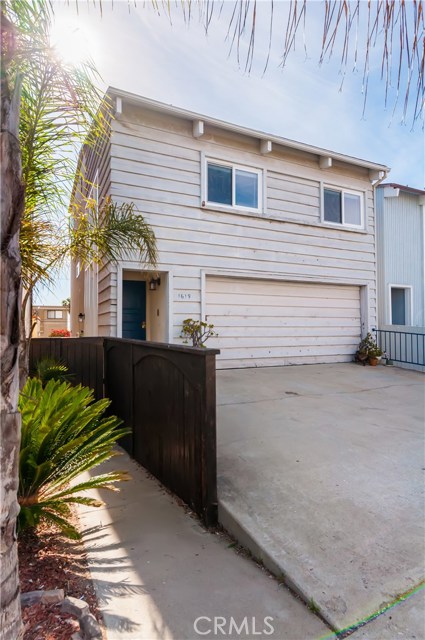 1619 Monterey Boulevard, Hermosa Beach, California 90254, 3 Bedrooms Bedrooms, ,2 BathroomsBathrooms,Residential,Sold,Monterey,SB17088290