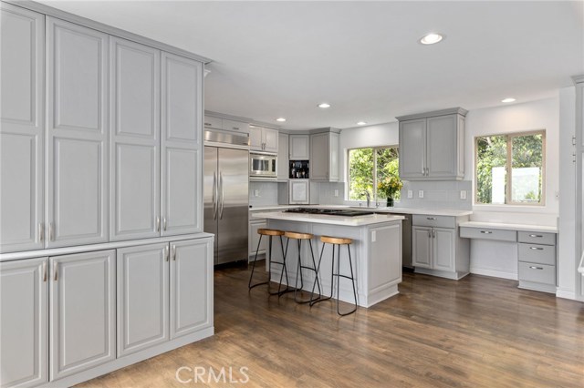 952 15th Street, Hermosa Beach, California 90254, 4 Bedrooms Bedrooms, ,3 BathroomsBathrooms,Residential,Sold,15th,SB20106766