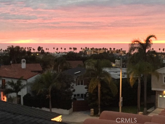 556 Helberta Avenue, Redondo Beach, California 90277, 4 Bedrooms Bedrooms, ,3 BathroomsBathrooms,Residential,Sold,Helberta,SB20115662