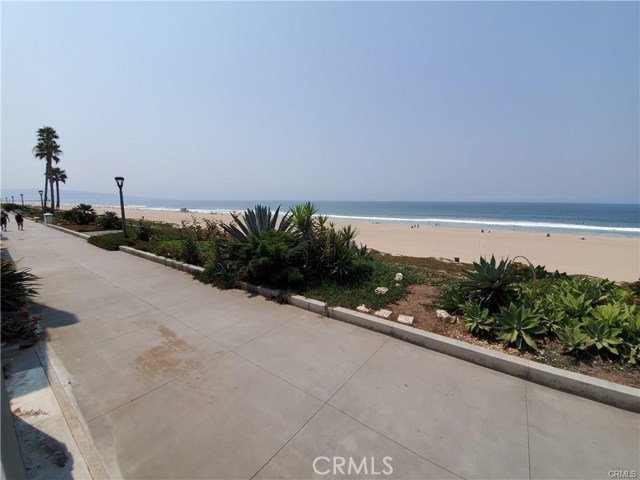 3212 The Strand, Manhattan Beach, California 90266, 3 Bedrooms Bedrooms, ,2 BathroomsBathrooms,Residential,Sold,The Strand,IN21015203